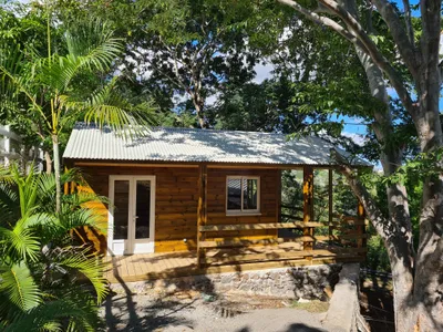 Petit chalet en bois de 20m² avec véranda