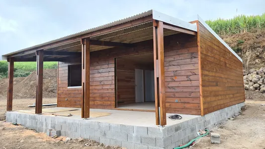 Chalet en bois de 60m² avec véranda