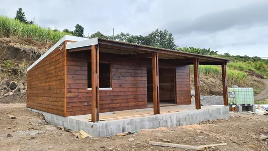Évasion Nature : Chalet Bois 60m² + Véranda 20m²