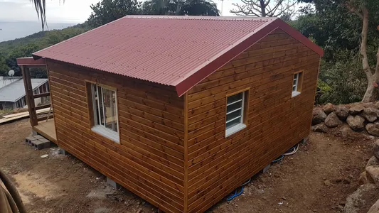 Chalet bois 30m² avec terrasse couverte de 12m²