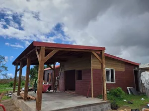 Chalet bois démonté après cyclone